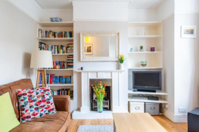 Pass the Keys Cheerful and Cosy Apartment in West London